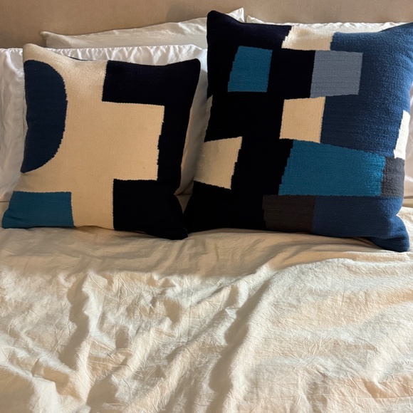 Jonathan Adler Blue Geometric Throw pillows - Picture 2 of 3